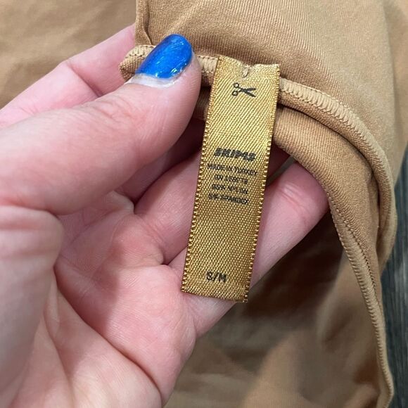 NWOT SKIMS Essential Crew Neck Sleeveless Bodysuit Orange - Size S/M - Picture 5 of 8